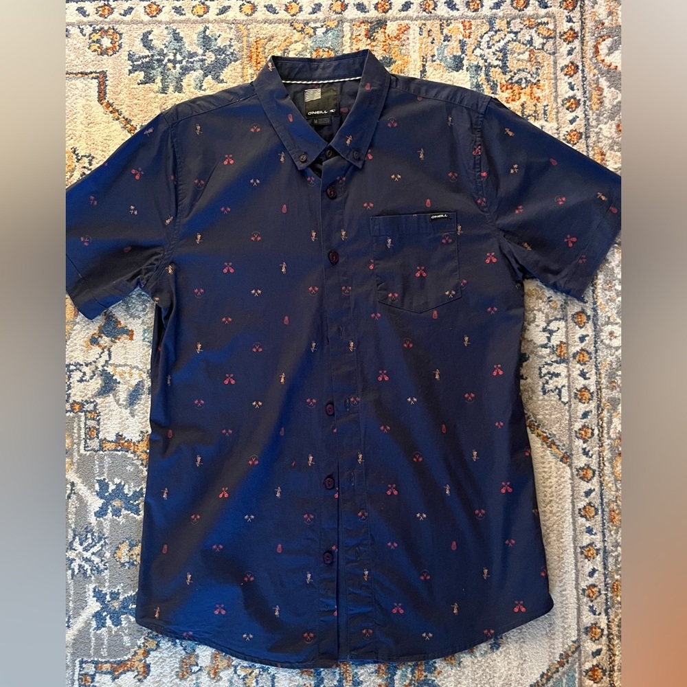 Men’s O’Neil button down shirt. Pre loved.